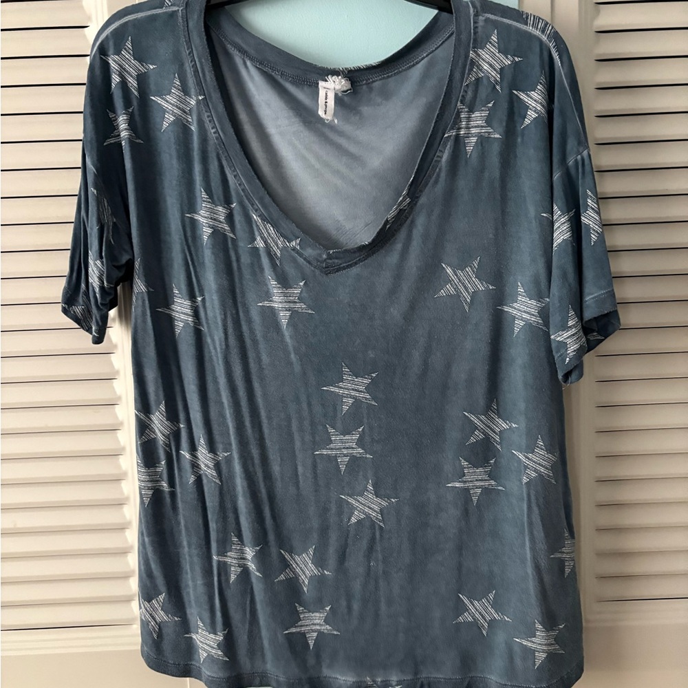 Pretty denim blue Star shirt. Medium